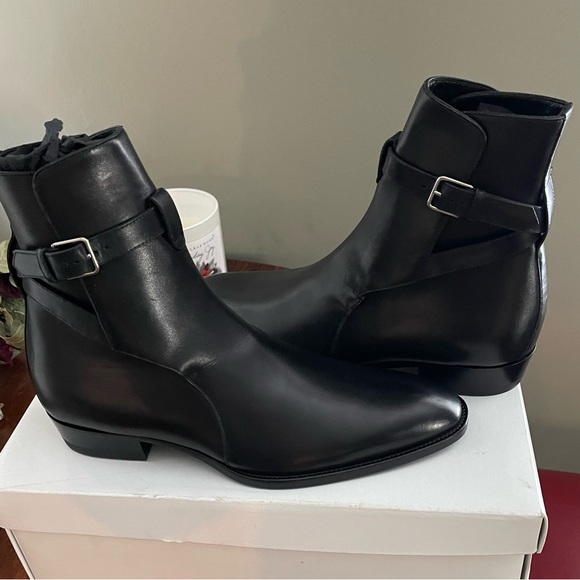 100% CALFSKIN, 100% KIDSKIN LINING
HAND-PAINTED LEATHER OUTSOLE
MADE IN ITALY - Picture 7 of 7